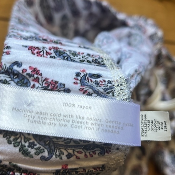 Lot of 2 Cacique Lounge Pants Paisley Print City View Print Women’s size 26/28 - Picture 6 of 12